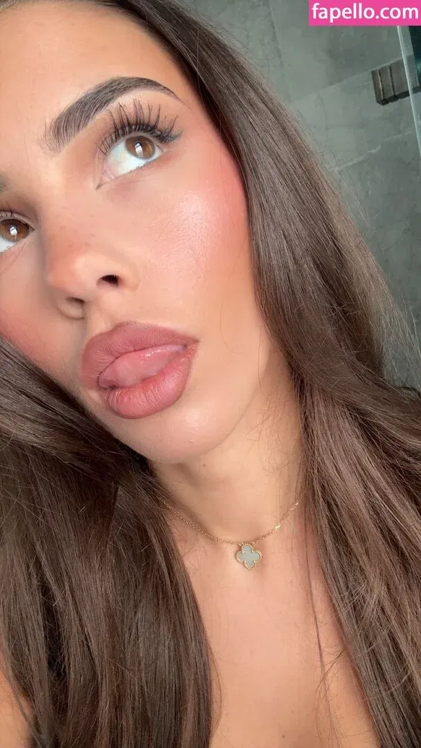 Leah Halton Onlyfans Photo Gallery 