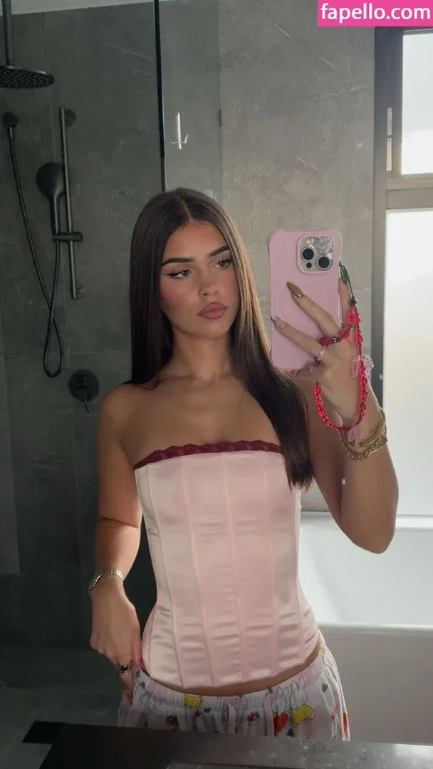 Leah Halton Onlyfans Photo Gallery 