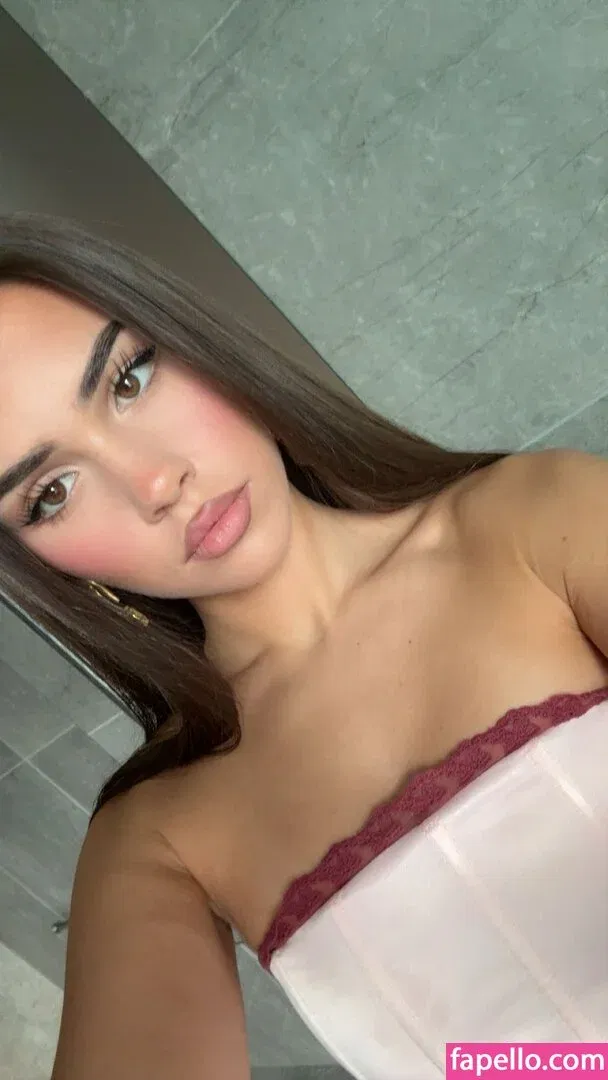 Leah Halton Onlyfans Photo Gallery 