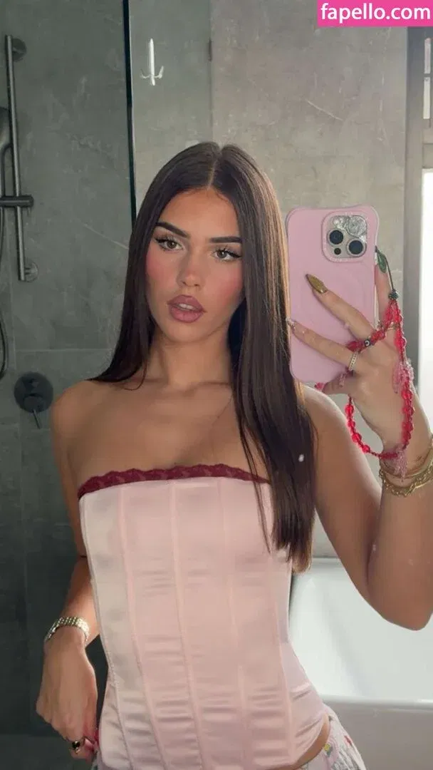 Leah Halton Onlyfans Photo Gallery 