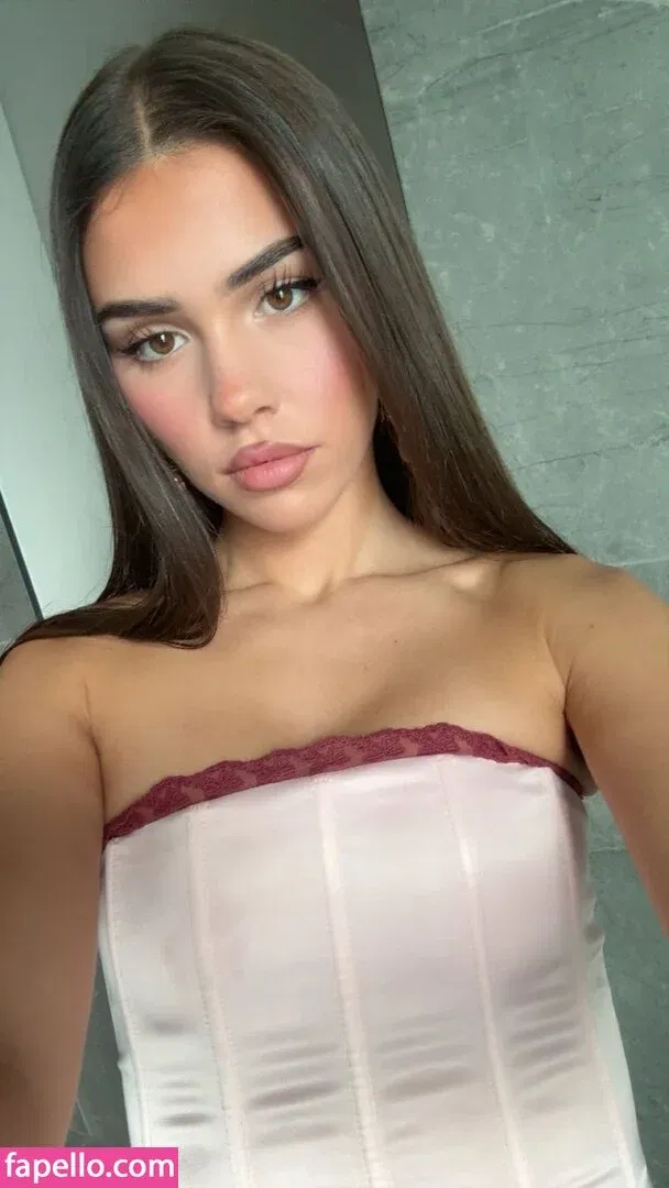 Leah Halton Onlyfans Photo Gallery 