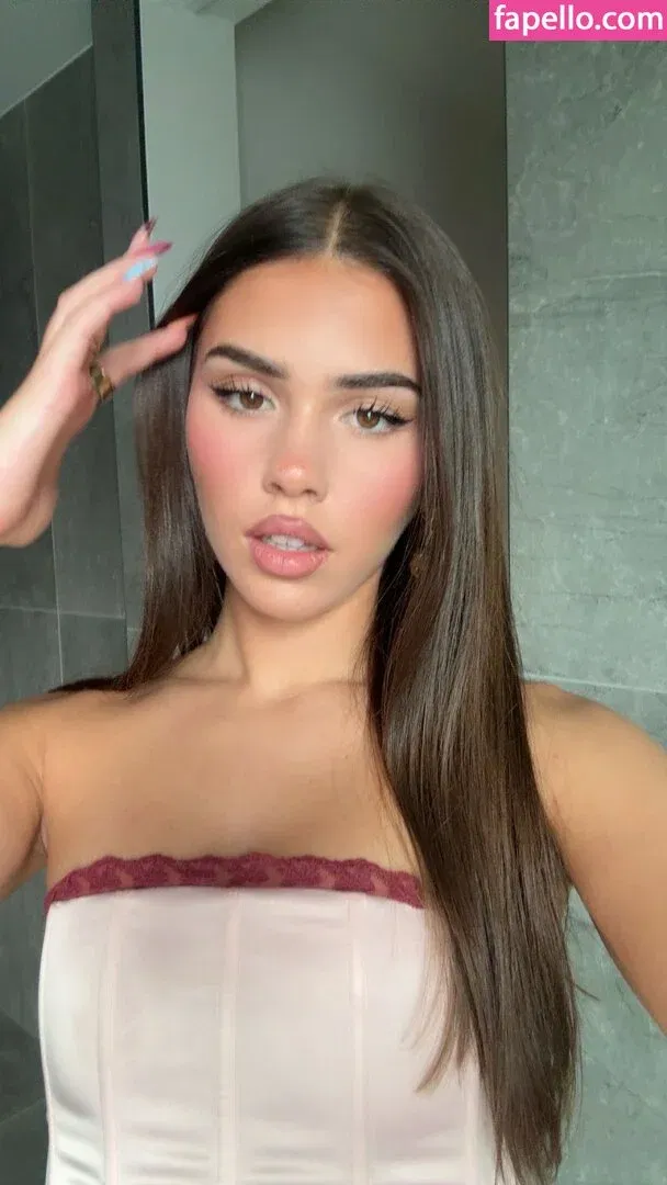 Leah Halton Onlyfans Photo Gallery 