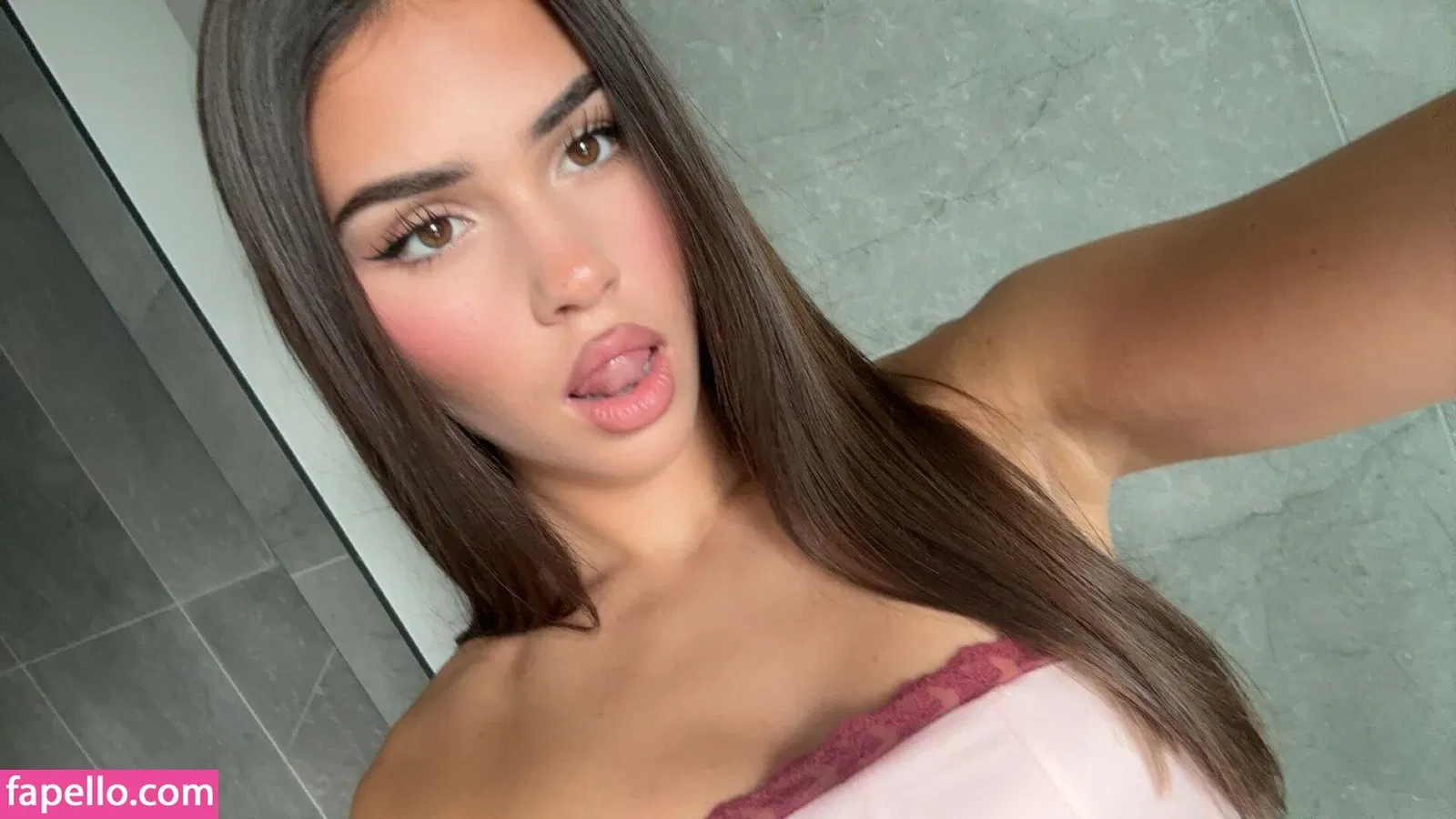 Leah Halton Onlyfans Photo Gallery 