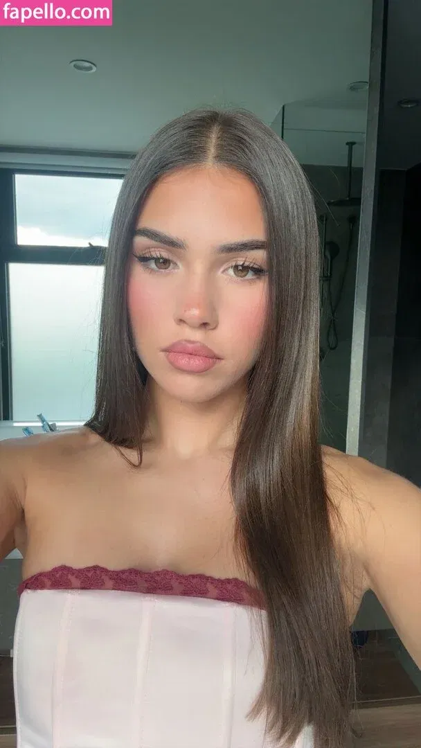 Leah Halton Onlyfans Photo Gallery 