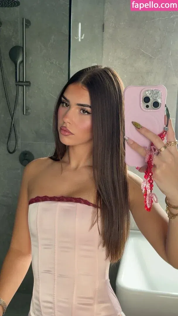 Leah Halton Onlyfans Photo Gallery 