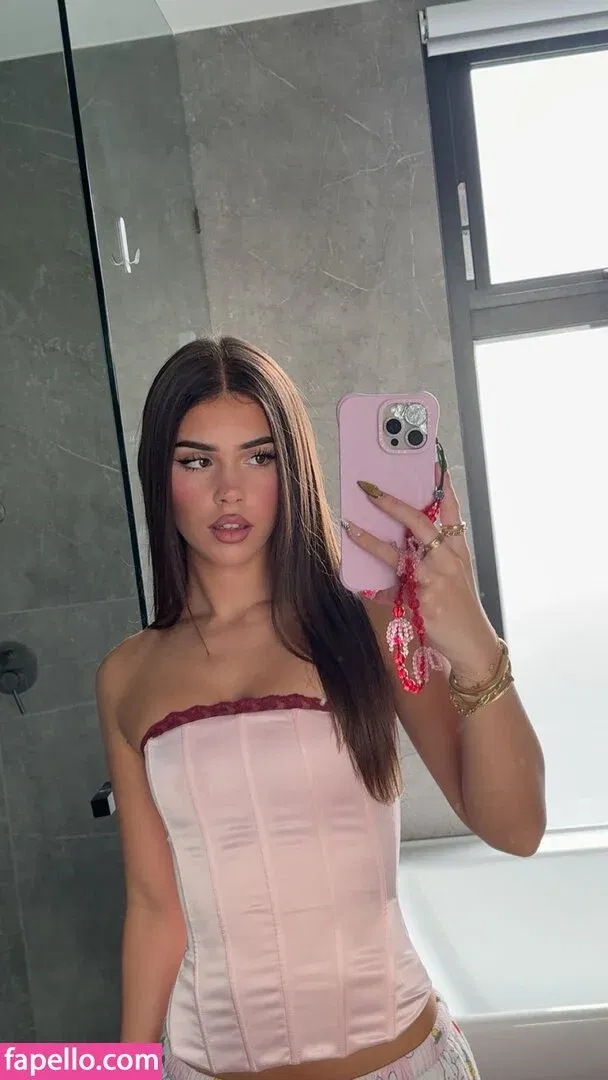 Leah Halton Onlyfans Photo Gallery 