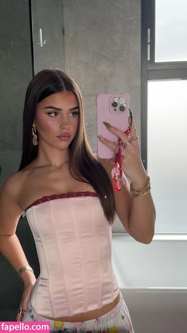 Leah Halton Onlyfans Photo Gallery 