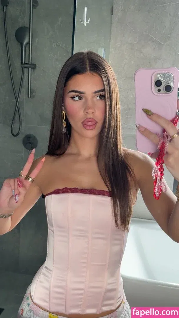 Leah Halton Onlyfans Photo Gallery 