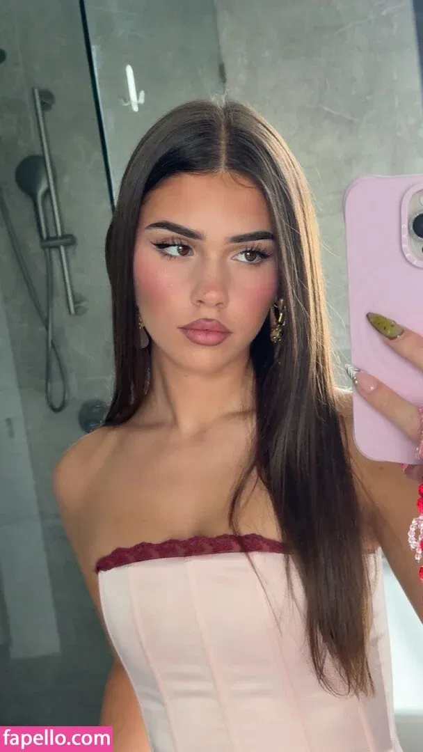 Leah Halton Onlyfans Photo Gallery 