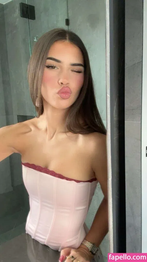 Leah Halton Onlyfans Photo Gallery 