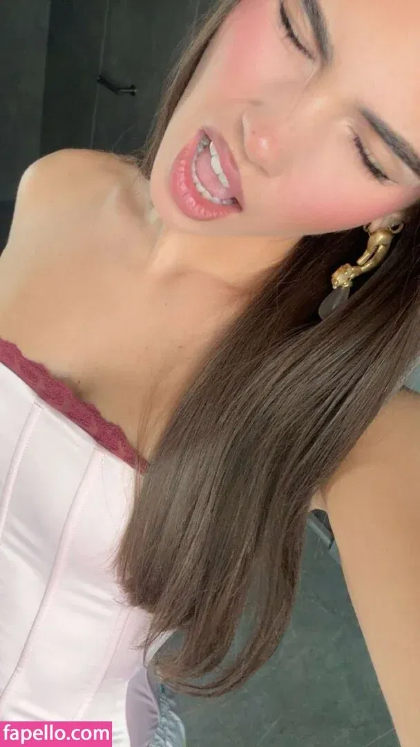 Leah Halton Onlyfans Photo Gallery 