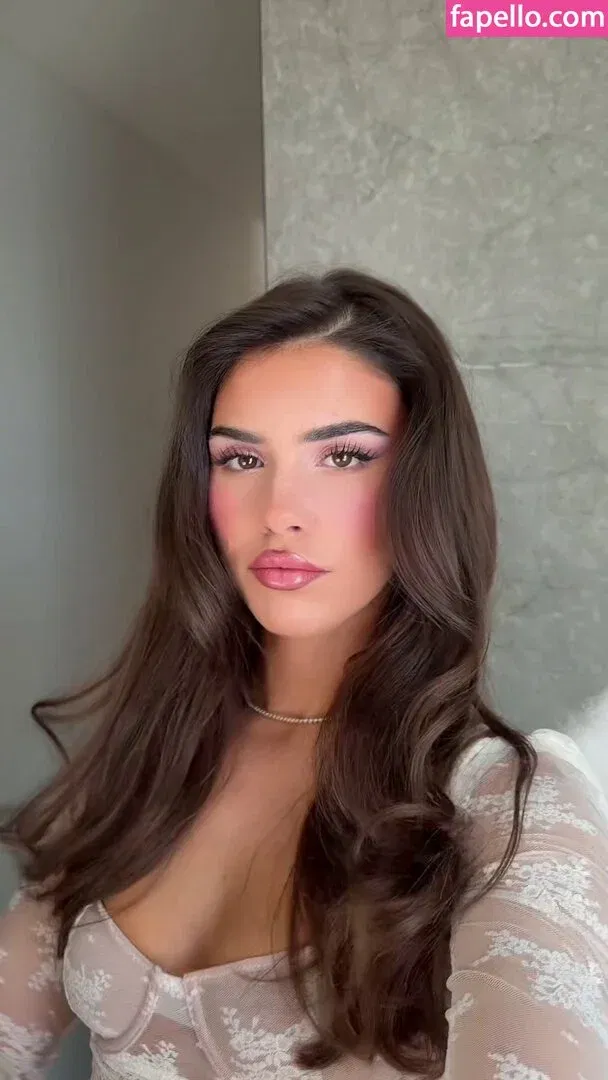 Leah Halton Onlyfans Photo Gallery 