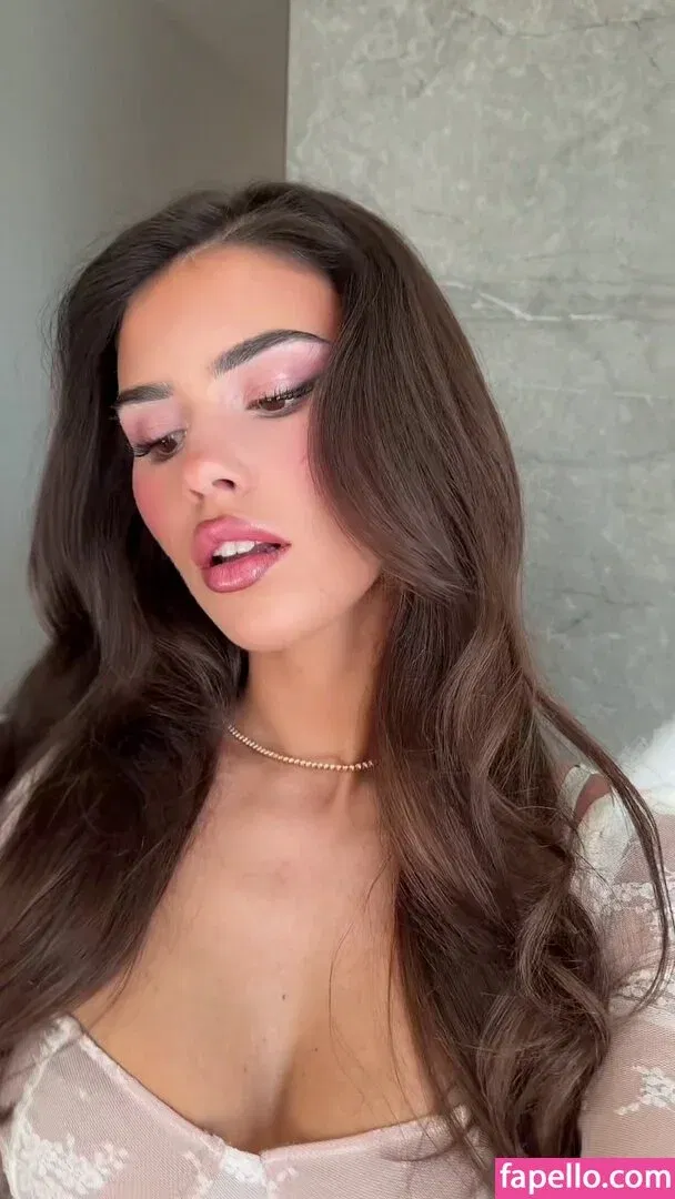 Leah Halton Onlyfans Photo Gallery 