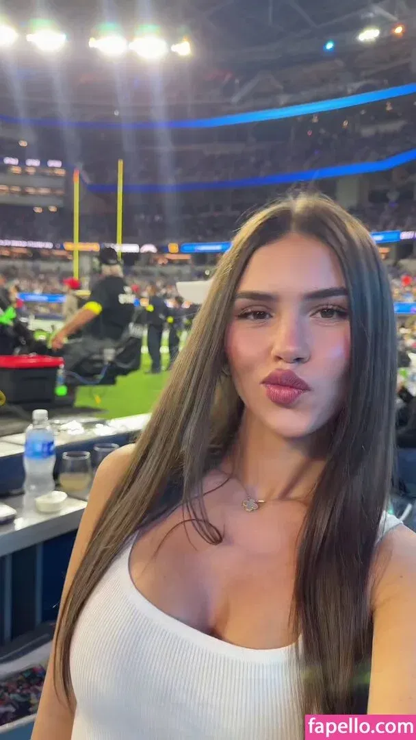 Leah Halton Onlyfans Photo Gallery 