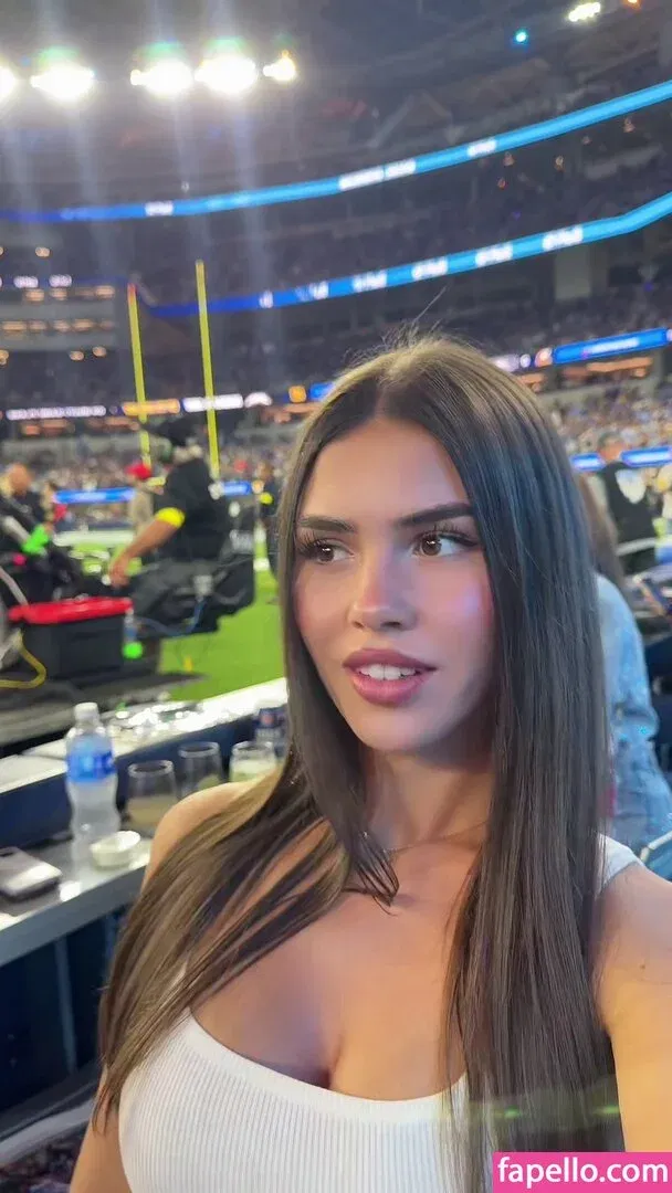 Leah Halton Onlyfans Photo Gallery 