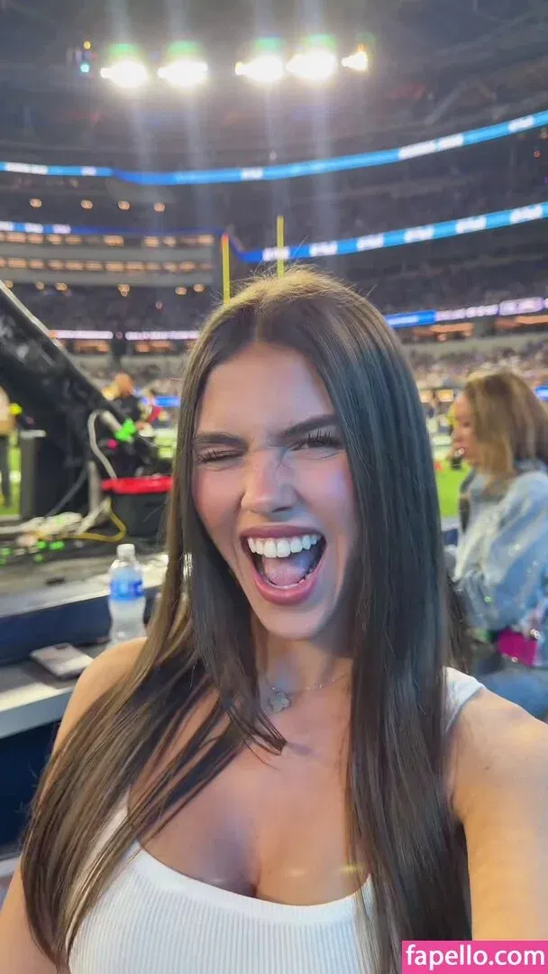 Leah Halton Onlyfans Photo Gallery 