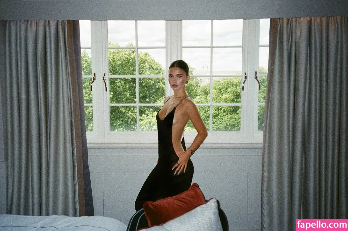 Leah Halton Onlyfans Photo Gallery 