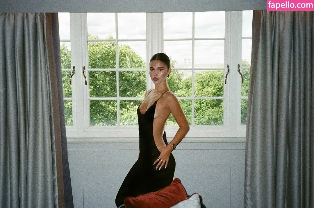 Leah Halton Onlyfans Photo Gallery 