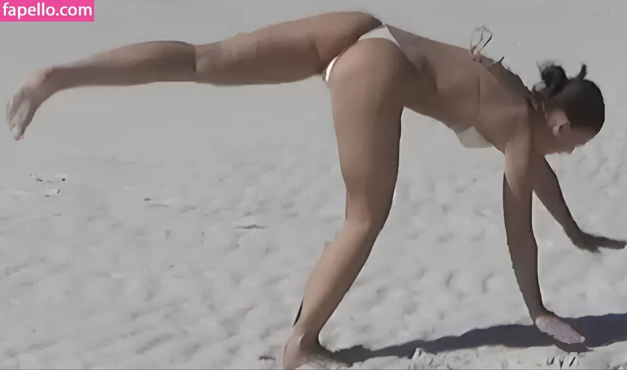 Leah Halton Onlyfans Photo Gallery 