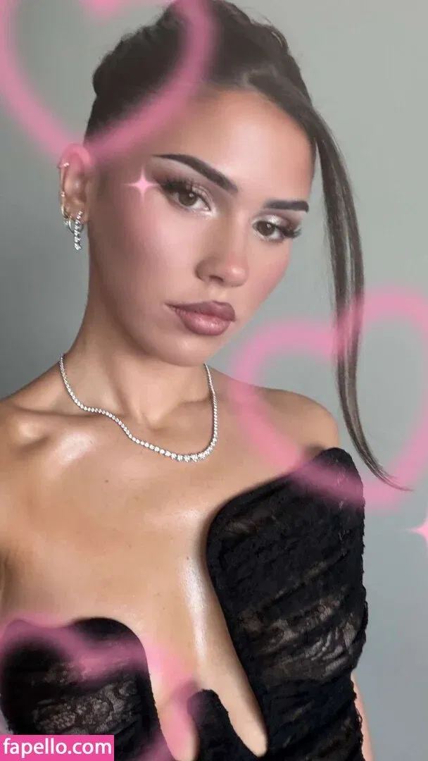 Leah Halton Onlyfans Photo Gallery 