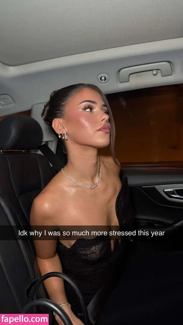 Leah Halton Onlyfans Photo Gallery 