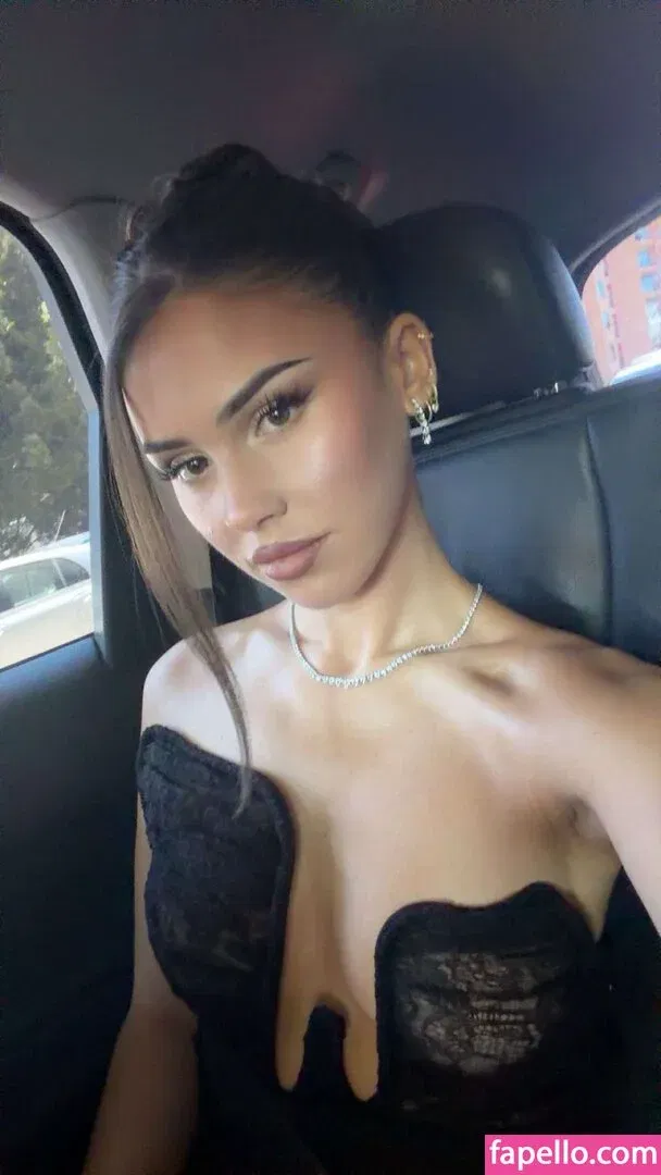 Leah Halton Onlyfans Photo Gallery 