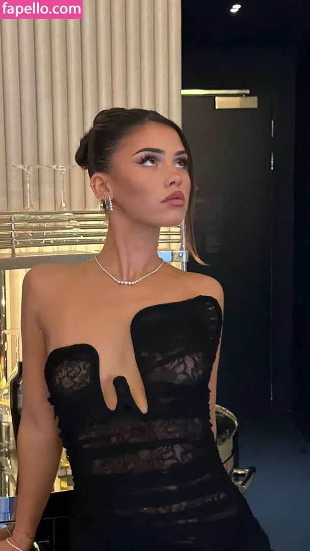 Leah Halton Onlyfans Photo Gallery 