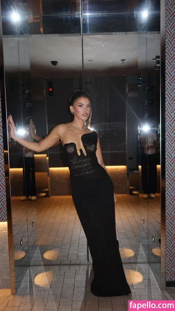 Leah Halton Onlyfans Photo Gallery 