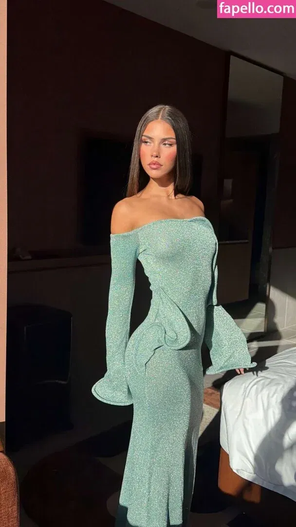 Leah Halton Onlyfans Photo Gallery 