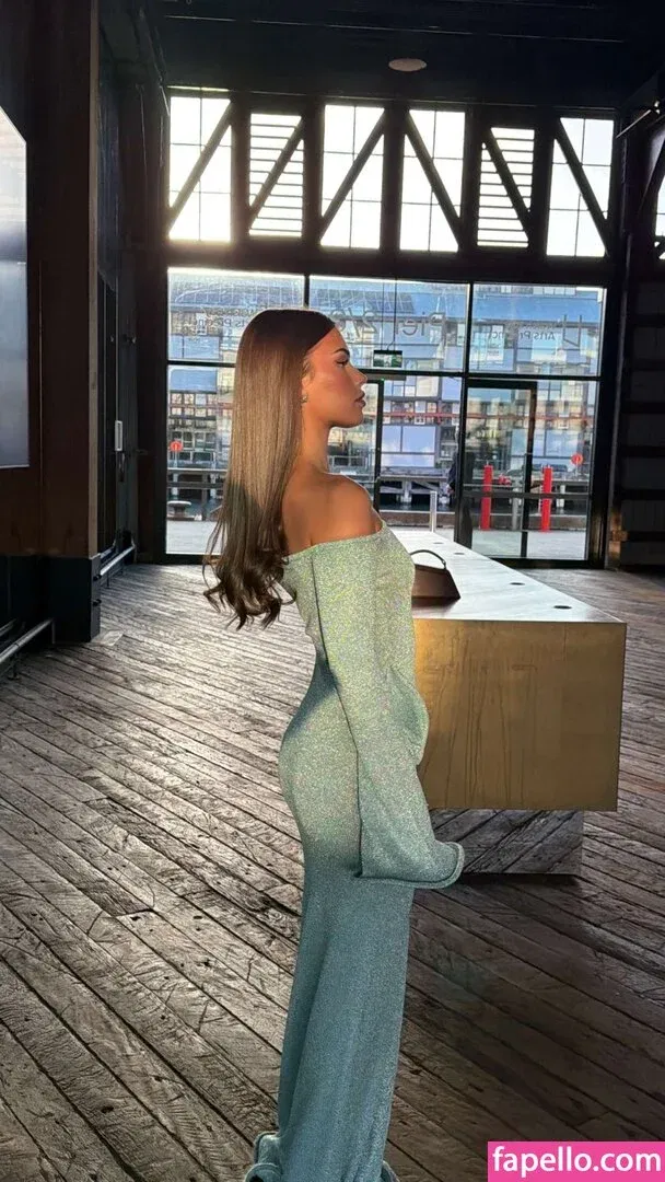 Leah Halton Onlyfans Photo Gallery 