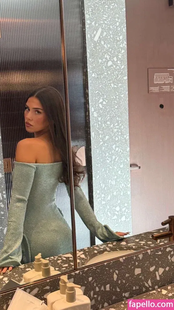 Leah Halton Onlyfans Photo Gallery 