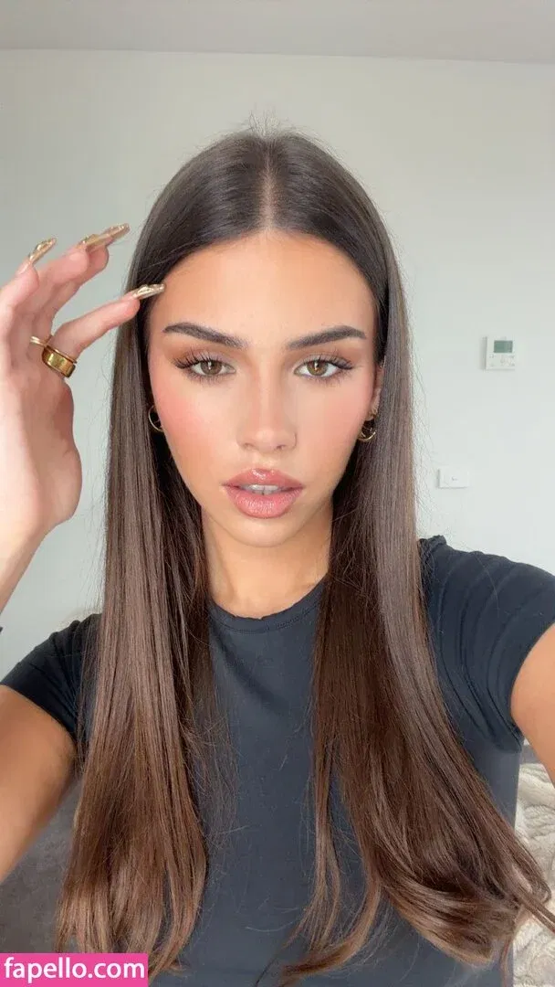 Leah Halton Onlyfans Photo Gallery 