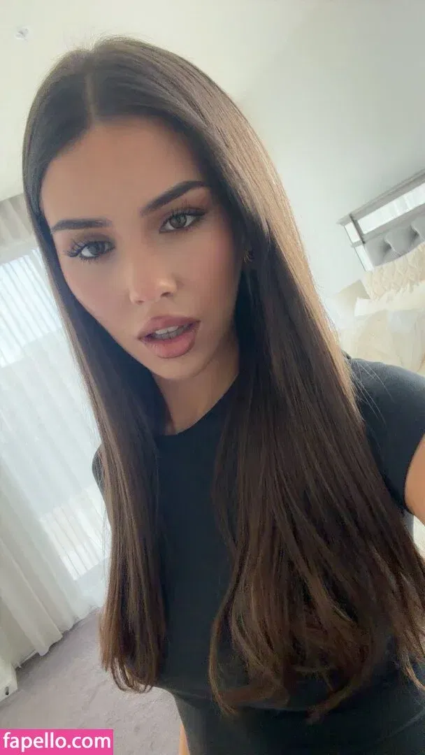 Leah Halton Onlyfans Photo Gallery 