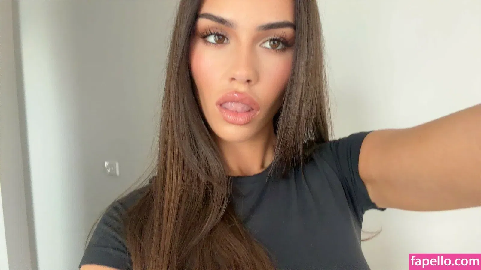 Leah Halton Onlyfans Photo Gallery 