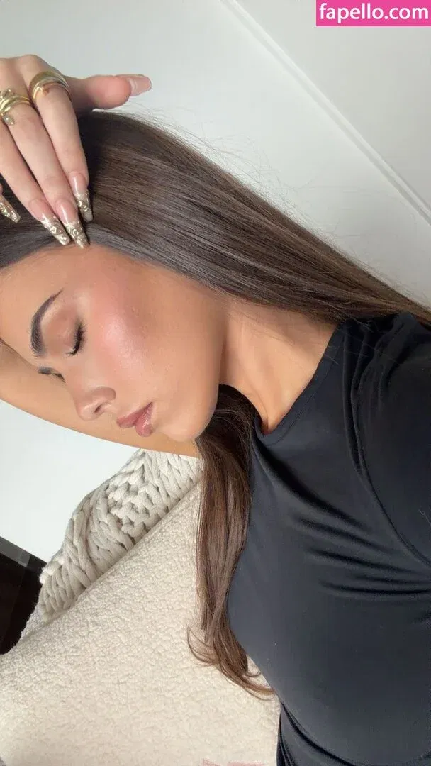 Leah Halton Onlyfans Photo Gallery 