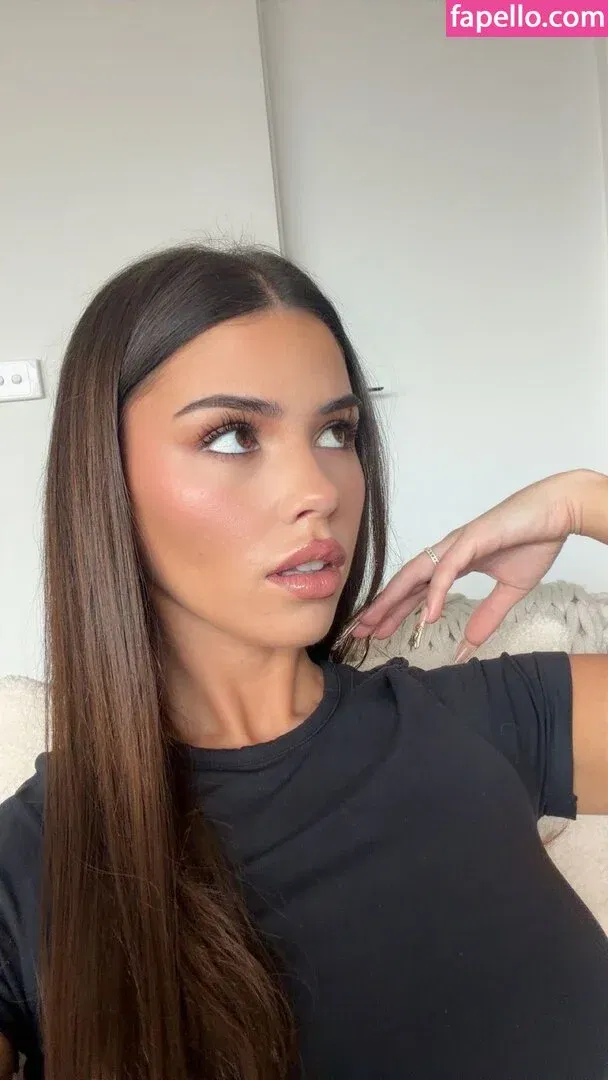 Leah Halton Onlyfans Photo Gallery 