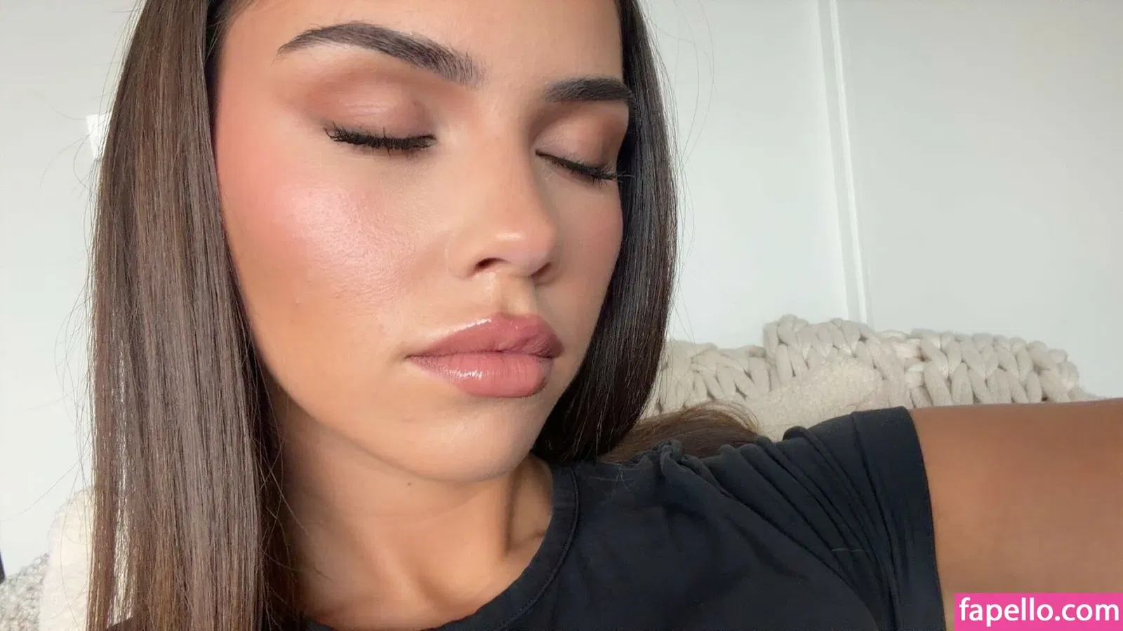 Leah Halton Onlyfans Photo Gallery 