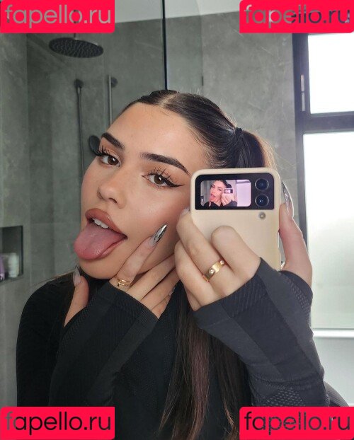 Leah Halton Onlyfans Photo Gallery 