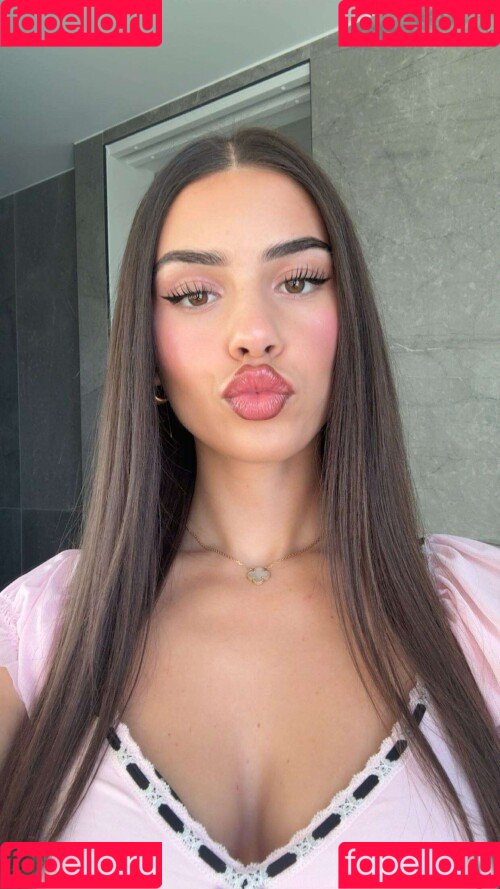 Leah Halton Onlyfans Photo Gallery 