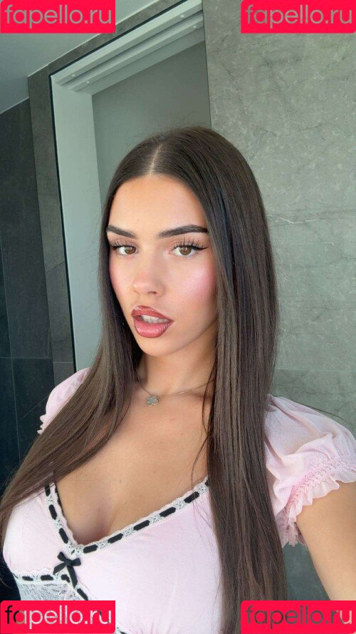 Leah Halton Onlyfans Photo Gallery 