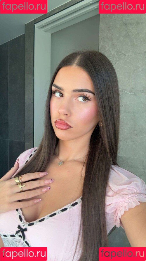 Leah Halton Onlyfans Photo Gallery 