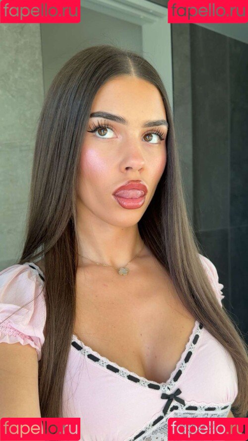 Leah Halton Onlyfans Photo Gallery 