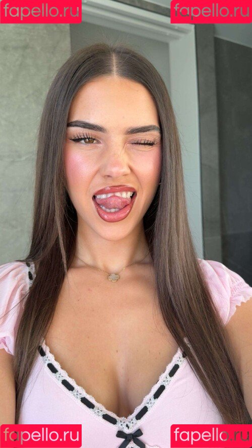 Leah Halton Onlyfans Photo Gallery 