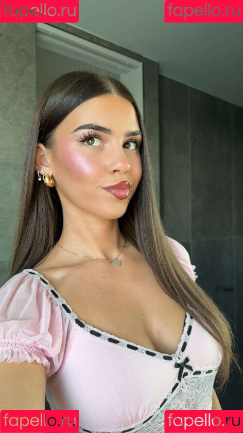 Leah Halton Onlyfans Photo Gallery 