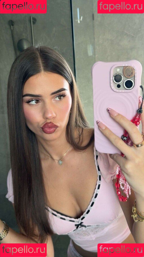 Leah Halton Onlyfans Photo Gallery 