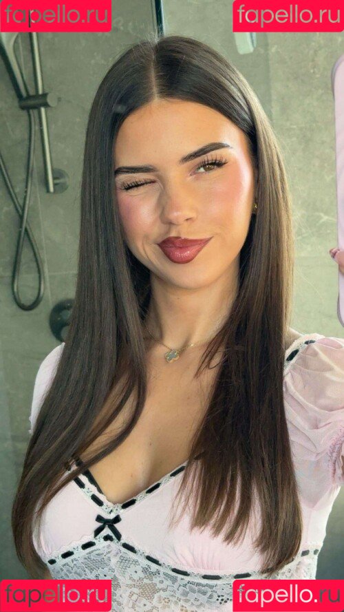 Leah Halton Onlyfans Photo Gallery 