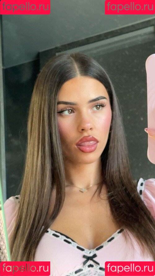 Leah Halton Onlyfans Photo Gallery 