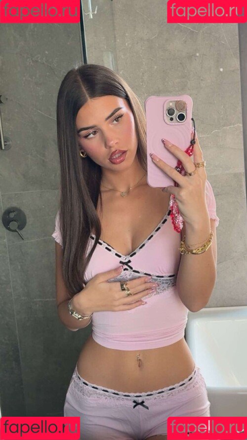 Leah Halton Onlyfans Photo Gallery 