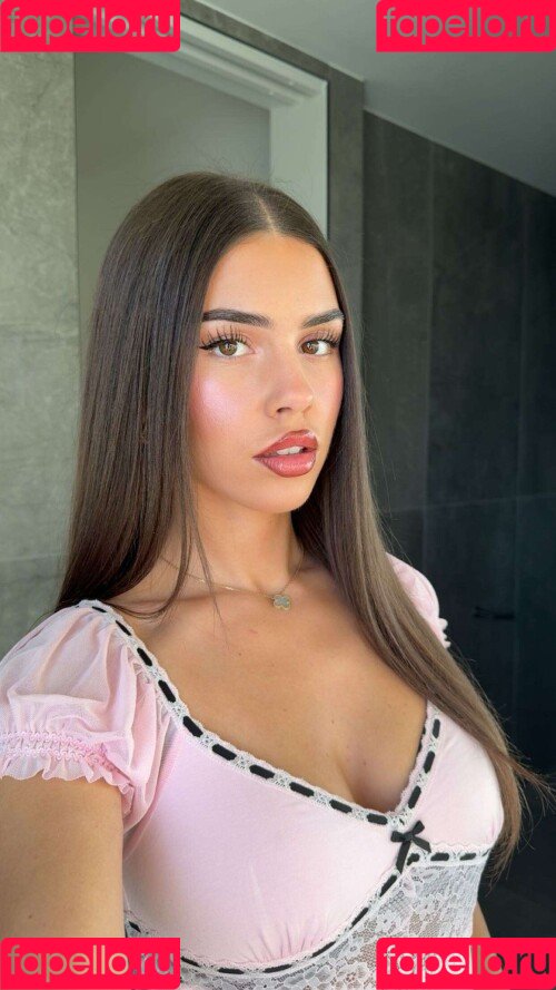 Leah Halton Onlyfans Photo Gallery 