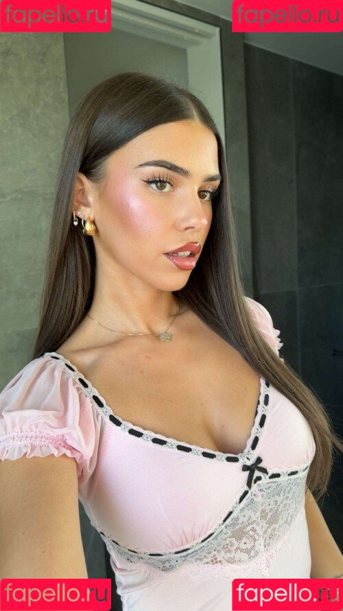 Leah Halton Onlyfans Photo Gallery 